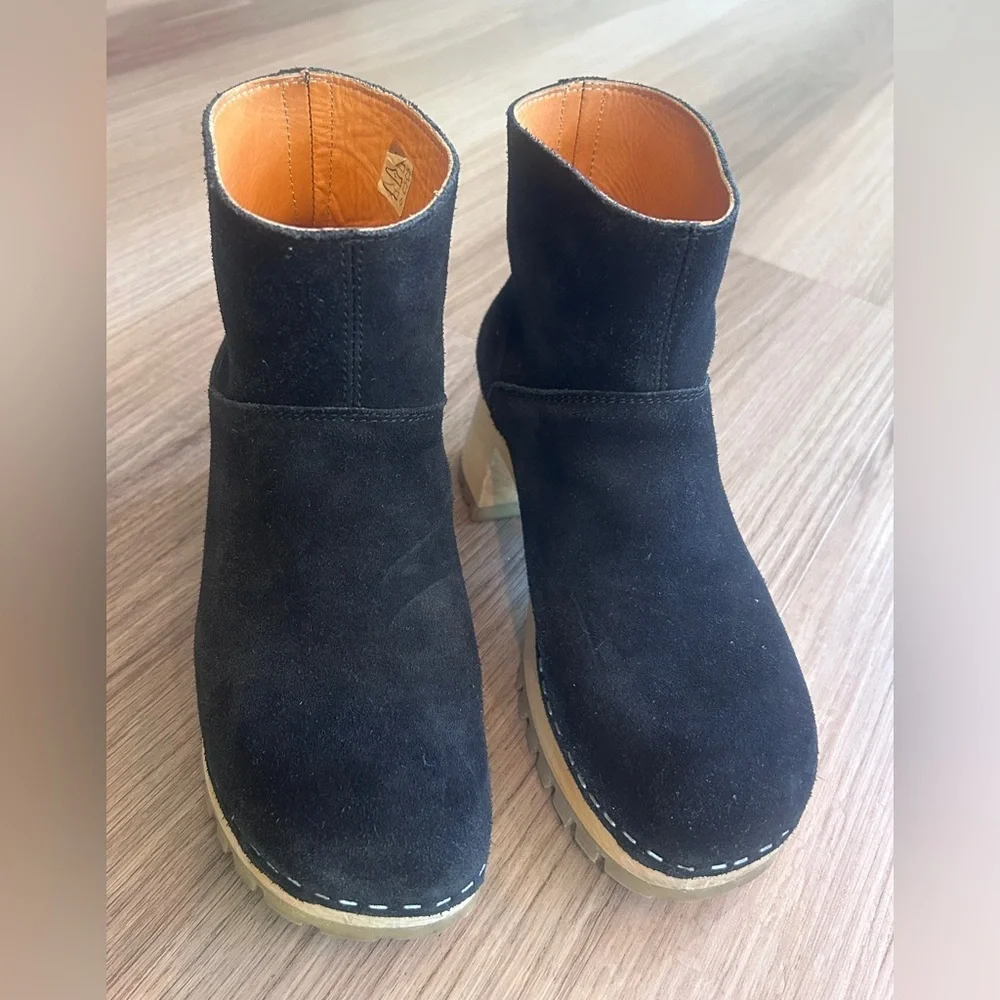Swedish Hasbeens Bootie Wood Heel Black Suede EU 36 US 6